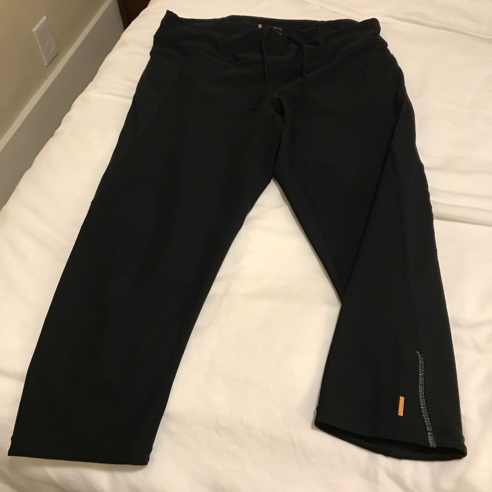 Lucy Capri Yoga Pants